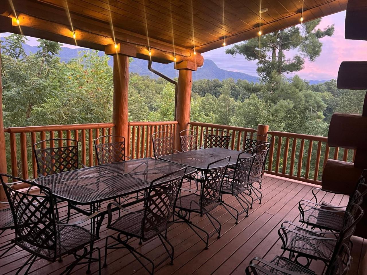Big Bear Ridge Lodge - Breathtaking Mountain Views And Private Forest Scenes In Amazing Large Log Cabin Gatlinburg Eksteriør billede
